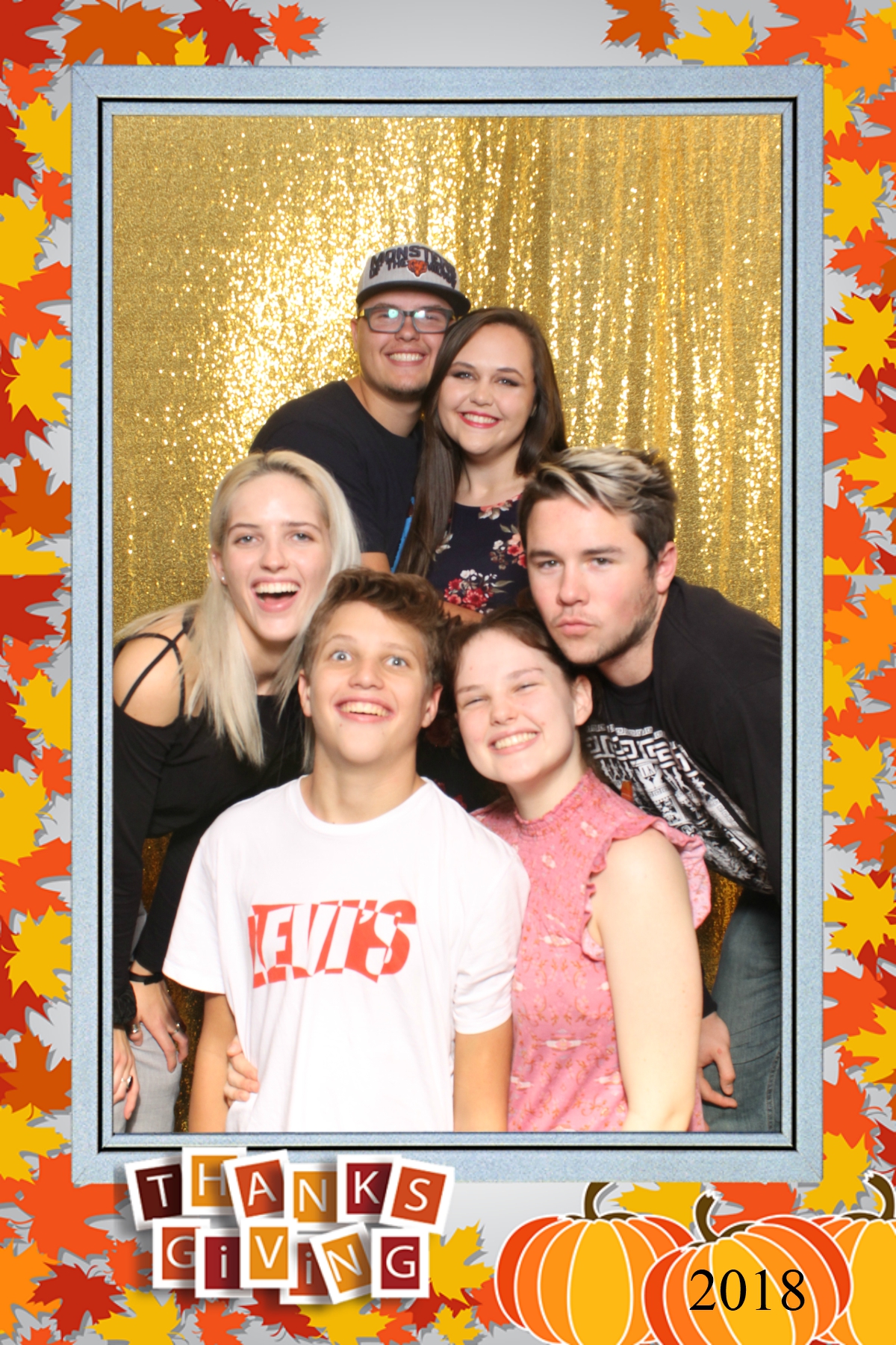Thanksgiving 2018 | View more photos from the event at gallery.niknoxphotobox.com/u/NiKnox-Photo-Box/Thanksgiving-2018